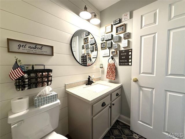 10918 Fallowfield Drive, Lebanon, IL 62254