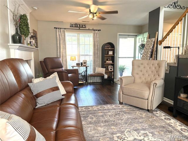 10918 Fallowfield Drive, Lebanon, IL 62254