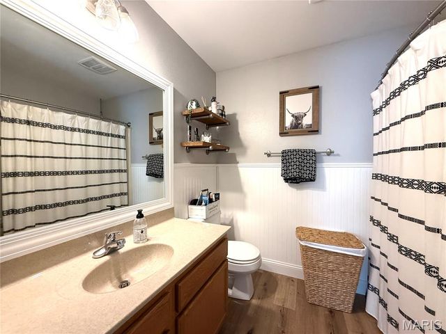 10918 Fallowfield Drive, Lebanon, IL 62254