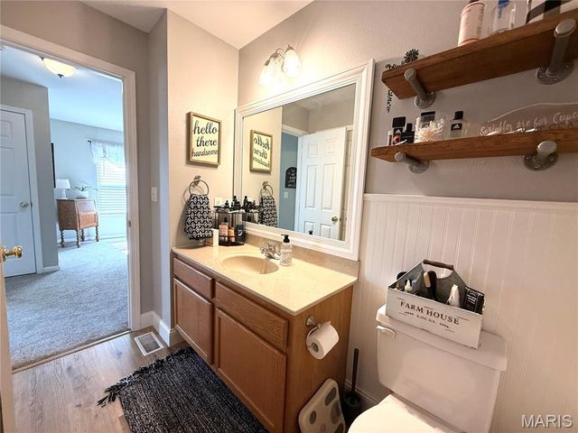 10918 Fallowfield Drive, Lebanon, IL 62254