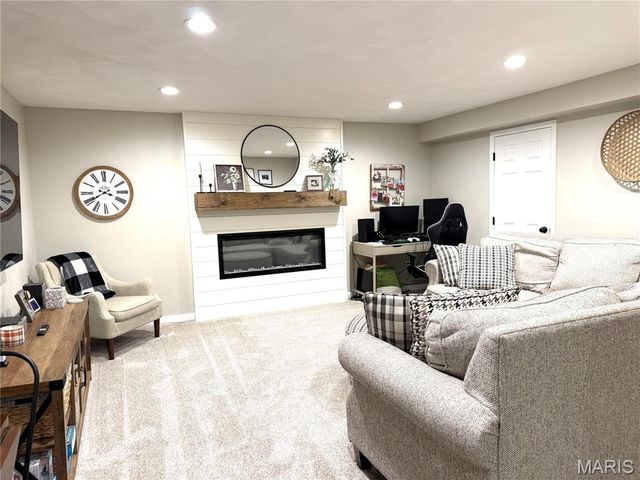 10918 Fallowfield Drive, Lebanon, IL 62254