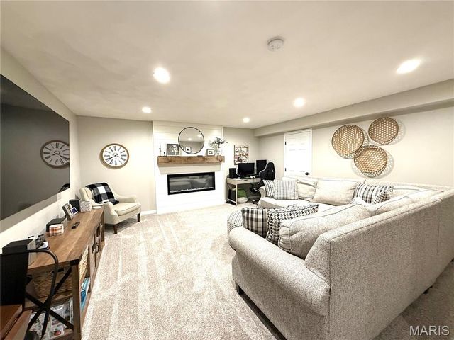 10918 Fallowfield Drive, Lebanon, IL 62254