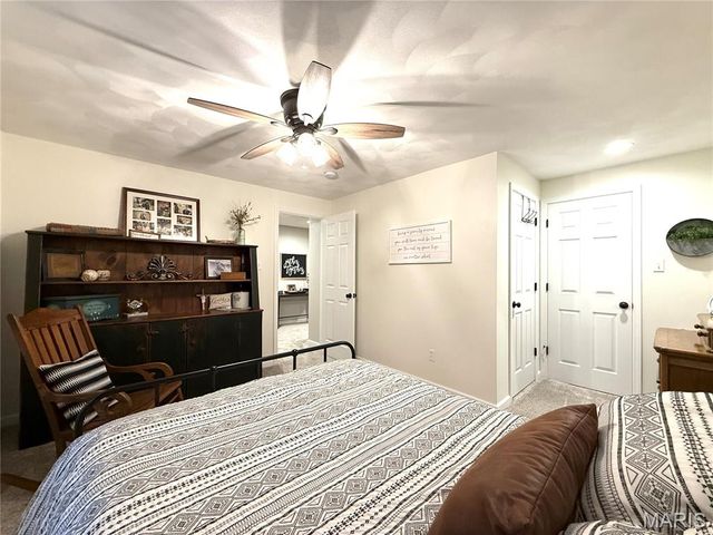 10918 Fallowfield Drive, Lebanon, IL 62254