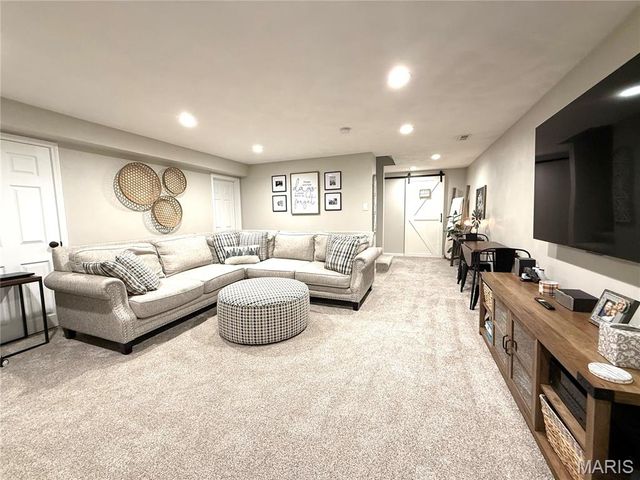 10918 Fallowfield Drive, Lebanon, IL 62254