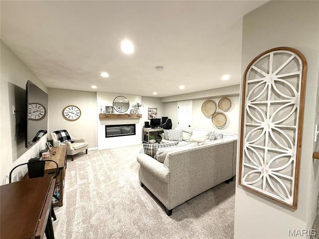 10918 Fallowfield Drive, Lebanon, IL 62254