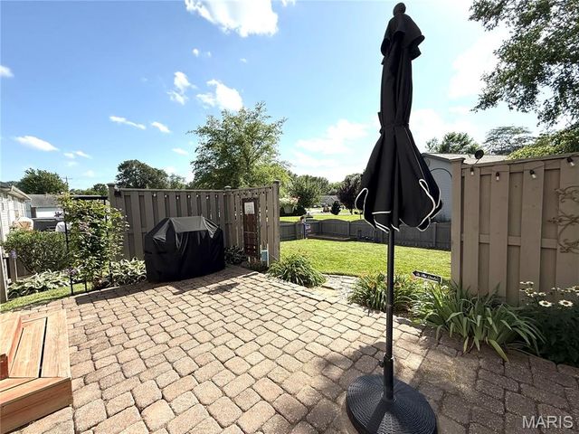 10918 Fallowfield Drive, Lebanon, IL 62254