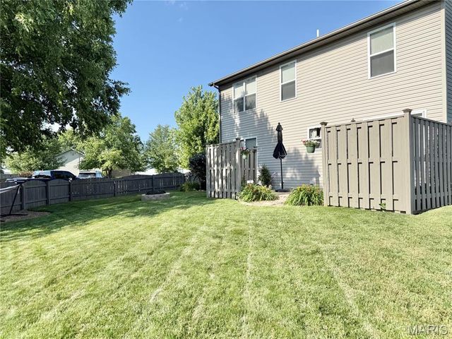 10918 Fallowfield Drive, Lebanon, IL 62254