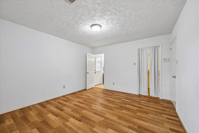910 Country Place Blvd, Pearland, TX 77584
