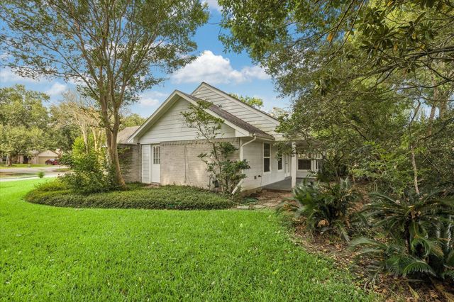 910 Country Place Blvd, Pearland, TX 77584