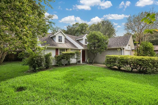 910 Country Place Blvd, Pearland, TX 77584