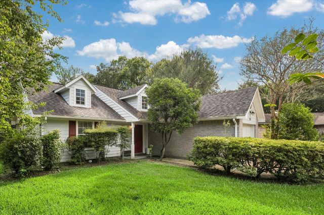 910 Country Place Blvd, Pearland, TX 77584
