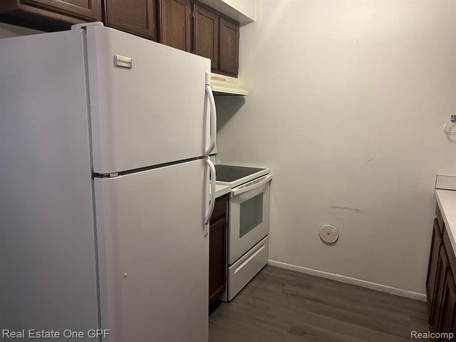 22797 Grove Street, Saint Clair Shores, MI 48080