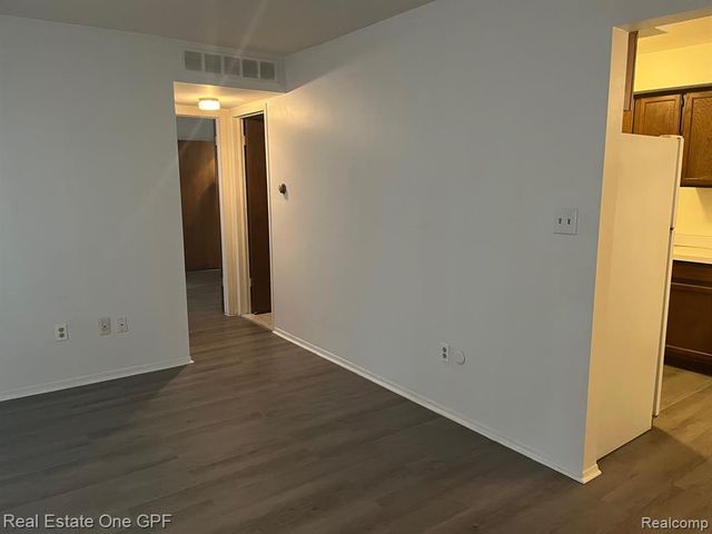 22797 Grove Street, Saint Clair Shores, MI 48080
