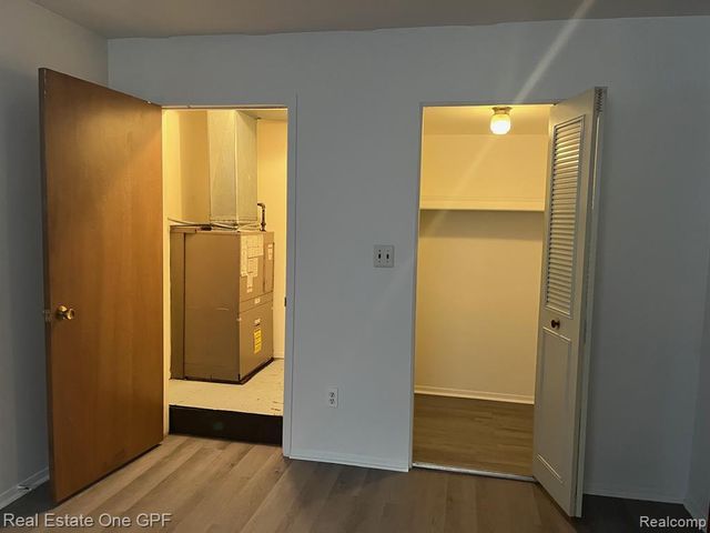 22797 Grove Street, Saint Clair Shores, MI 48080