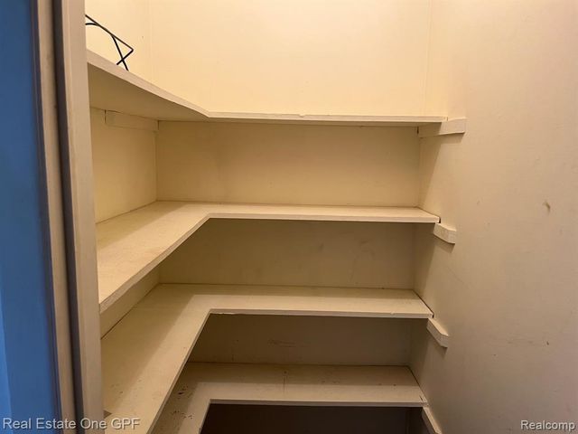 22797 Grove Street, Saint Clair Shores, MI 48080
