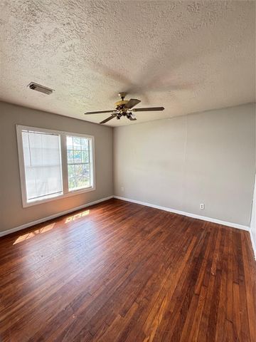 512 Wafer Street, Pasadena, TX 77506