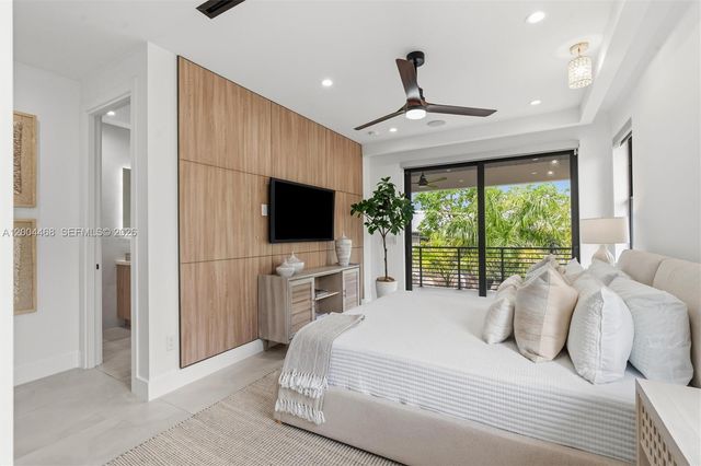 609 NE 8th Ave B, Fort Lauderdale, FL 33304