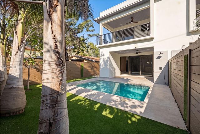 609 NE 8th Ave B, Fort Lauderdale, FL 33304