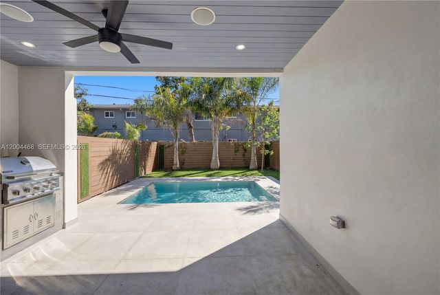 609 NE 8th Ave B, Fort Lauderdale, FL 33304