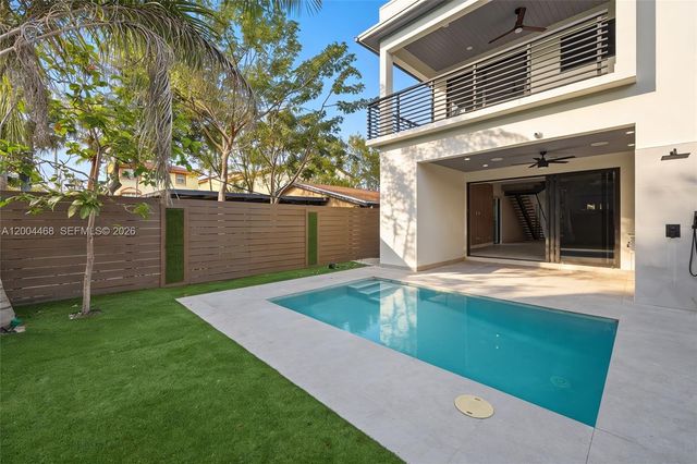 609 NE 8th Ave B, Fort Lauderdale, FL 33304