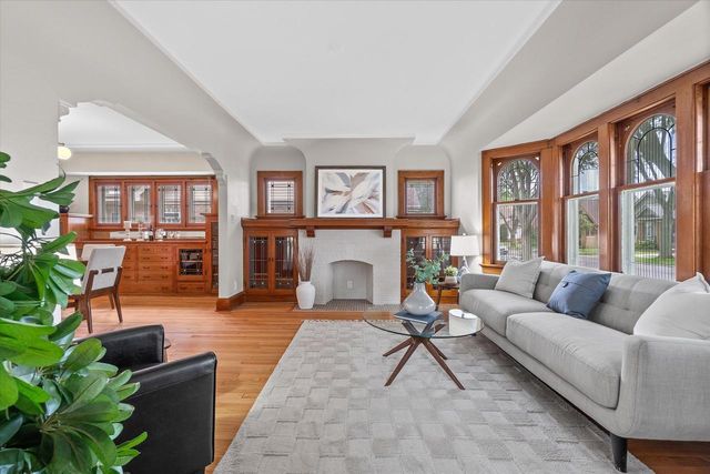 2646 N 69th STREET, Wauwatosa, WI 53213