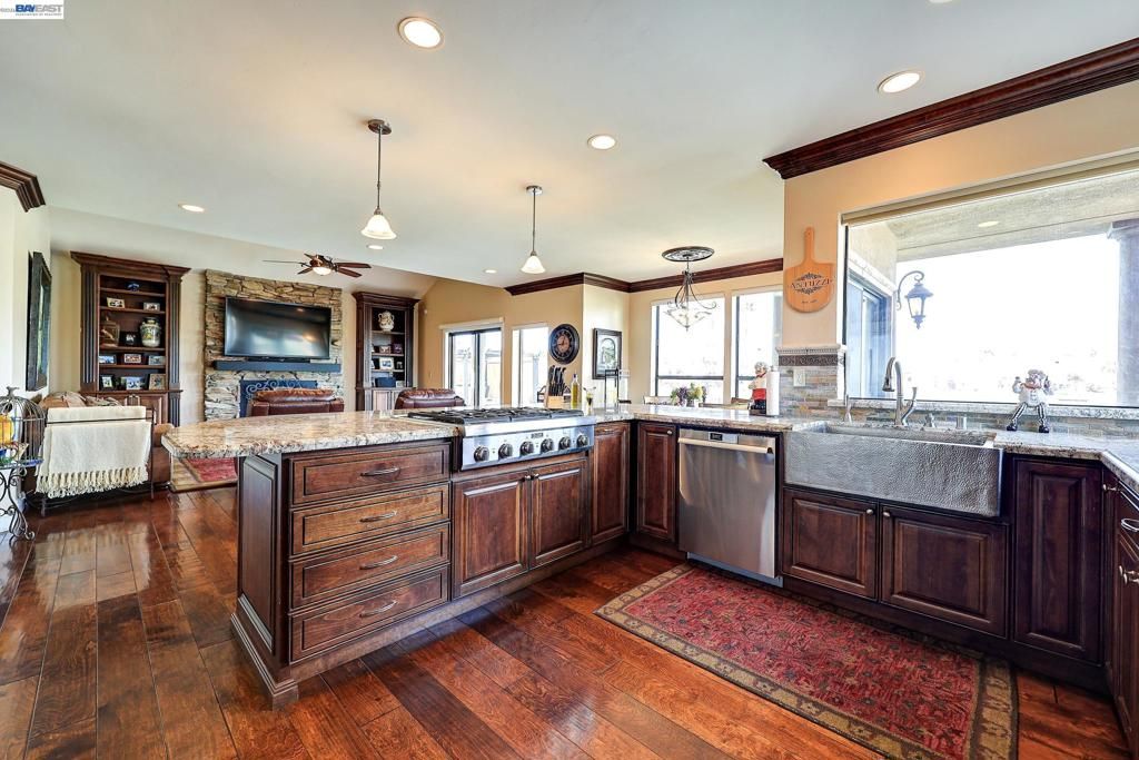 Image 19 of property listing at 1310 Hampton Ct, Discovery Bay, CA 94505