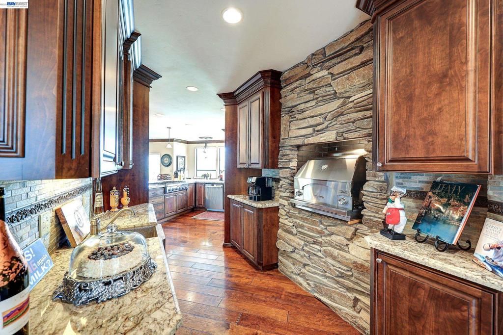 Image 22 of property listing at 1310 Hampton Ct, Discovery Bay, CA 94505