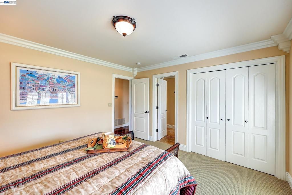 Image 27 of property listing at 1310 Hampton Ct, Discovery Bay, CA 94505