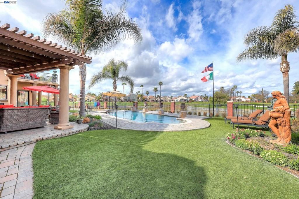 Image 37 of property listing at 1310 Hampton Ct, Discovery Bay, CA 94505