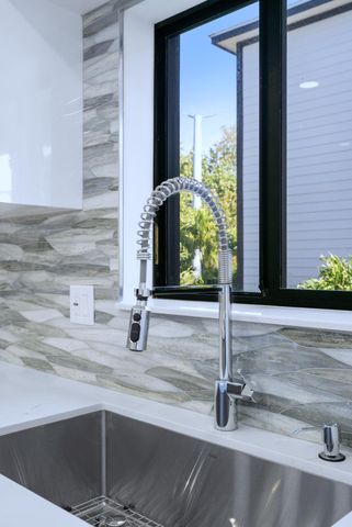 17 Coral Way, Key Largo, FL 33037