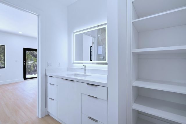 17 Coral Way, Key Largo, FL 33037