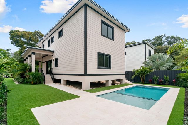 17 Coral Way, Key Largo, FL 33037