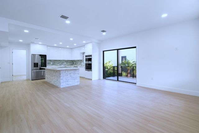 17 Coral Way, Key Largo, FL 33037