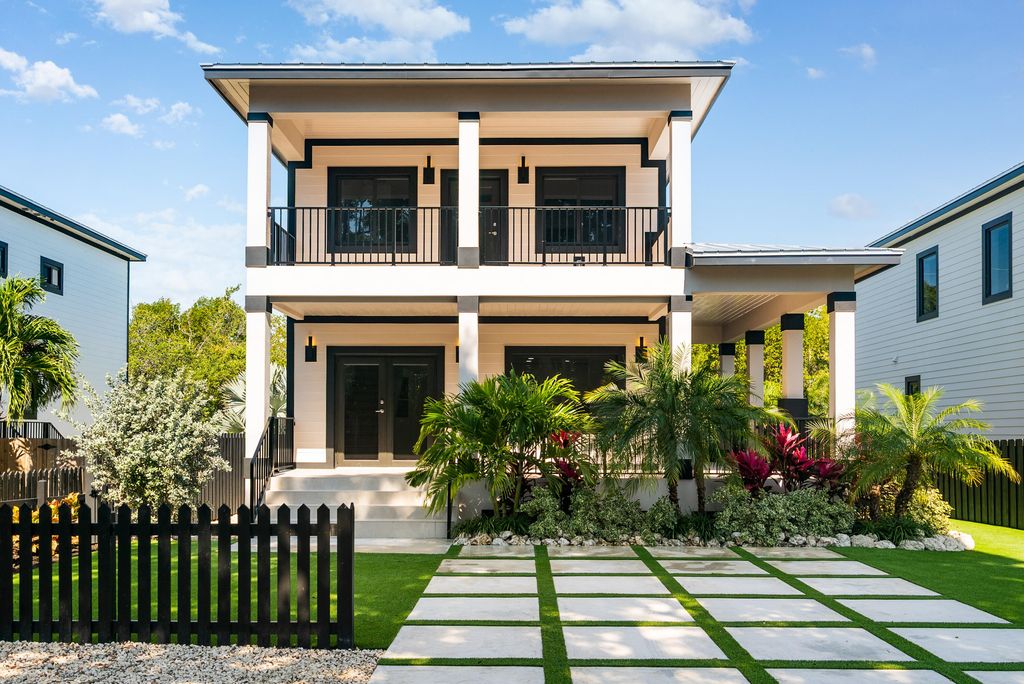 17 Coral Way, Key Largo, FL 33037