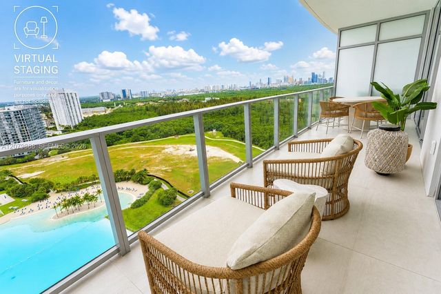 2411 Laguna Circle 810, North Miami, FL 33181
