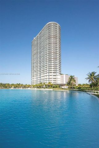 2411 Laguna Circle 810, North Miami, FL 33181