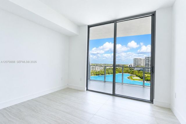 2411 Laguna Circle 810, North Miami, FL 33181