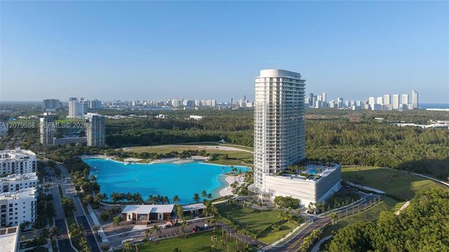 2411 Laguna Circle 810, North Miami, FL 33181