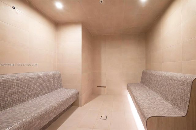 2411 Laguna Circle 810, North Miami, FL 33181
