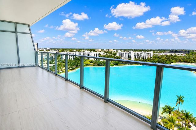 2411 Laguna Circle 810, North Miami, FL 33181