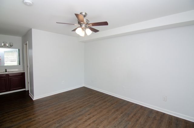 515 Basswood Ave Apt B21, Nashville, TN 37209