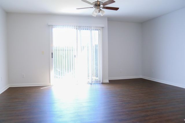 515 Basswood Ave Apt B21, Nashville, TN 37209