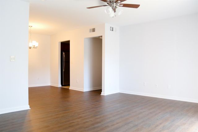 515 Basswood Ave Apt B21, Nashville, TN 37209