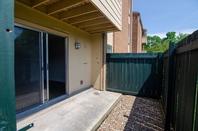 515 Basswood Ave Apt B21, Nashville, TN 37209