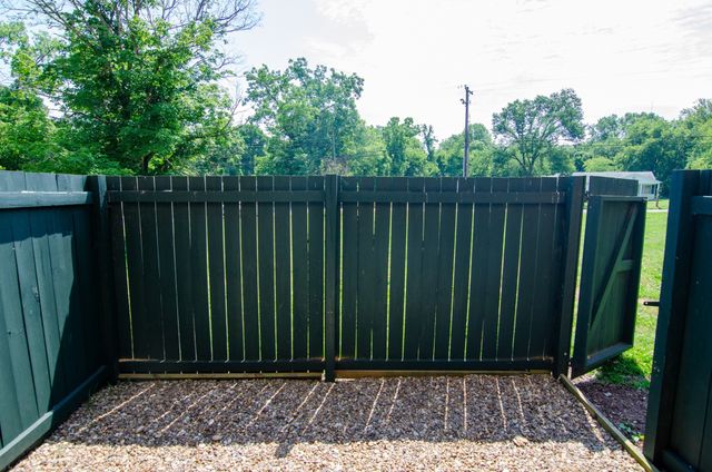 515 Basswood Ave Apt B21, Nashville, TN 37209