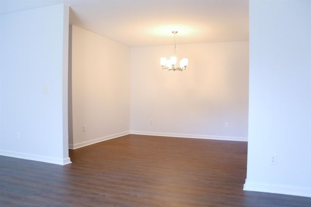 515 Basswood Ave Apt B21, Nashville, TN 37209