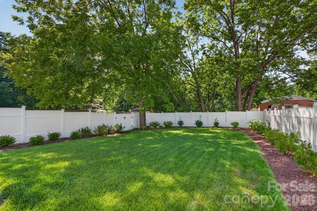 411 Brevard Street, Waxhaw, NC 28173