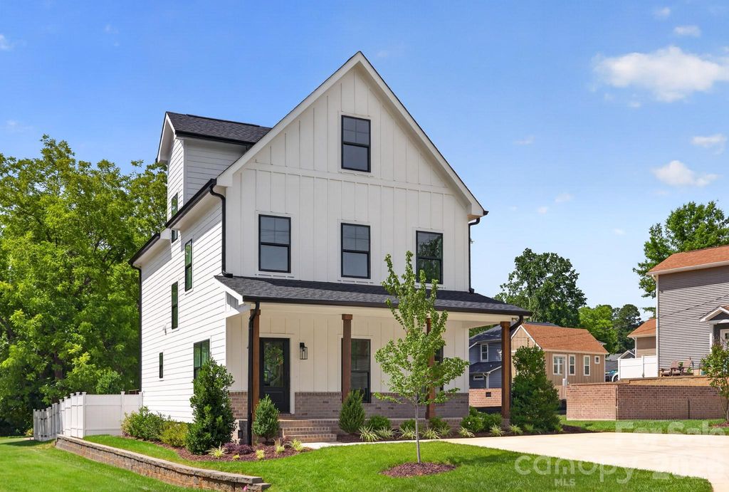 411 Brevard Street, Waxhaw, NC 28173