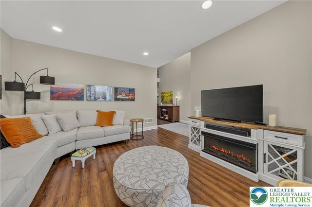3943 Victors Way, Bethlehem Twp, PA 18045
