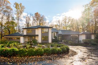 10 River Mountain Drive, Moreland Hills, OH 44022